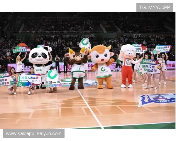 CBA赞助商广告牌环绕球场，李宁中国人寿亮相